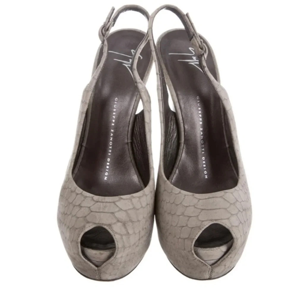 GIUSEPPE ZANOTTI Gray Python Embossed Suede Peep‎ Toe Platform Slingback